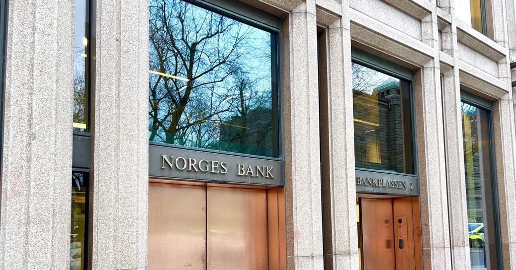 Norway's SWF could shift €100bn out of government bonds