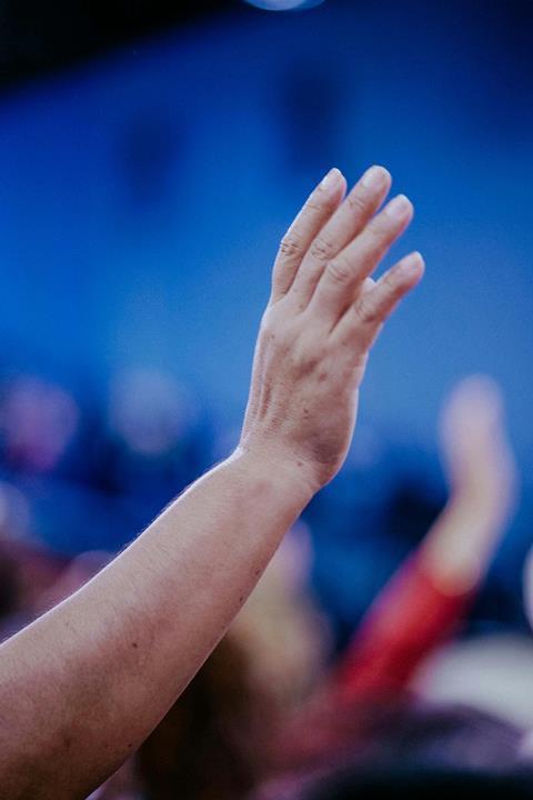 hand up vote